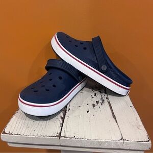 Kids Navy Crocs with‎ White Soles size 4